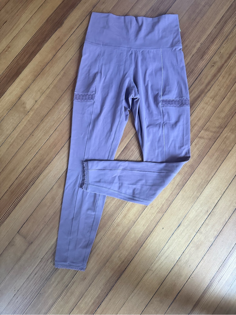 Nike Luxe Mauve High-Waist Leggings with Pocket Lace Detail Size Medium NWT!